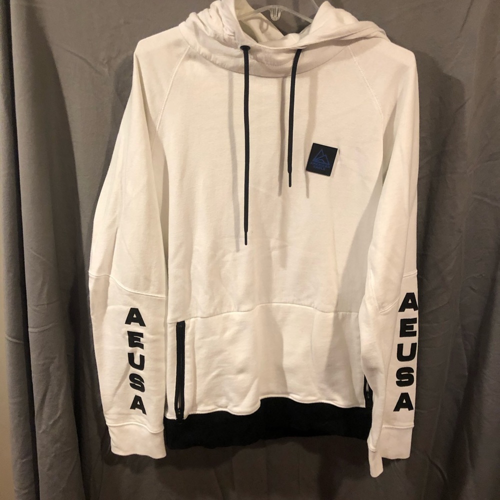 Men’s AEO hooded sweatshirt (used)
